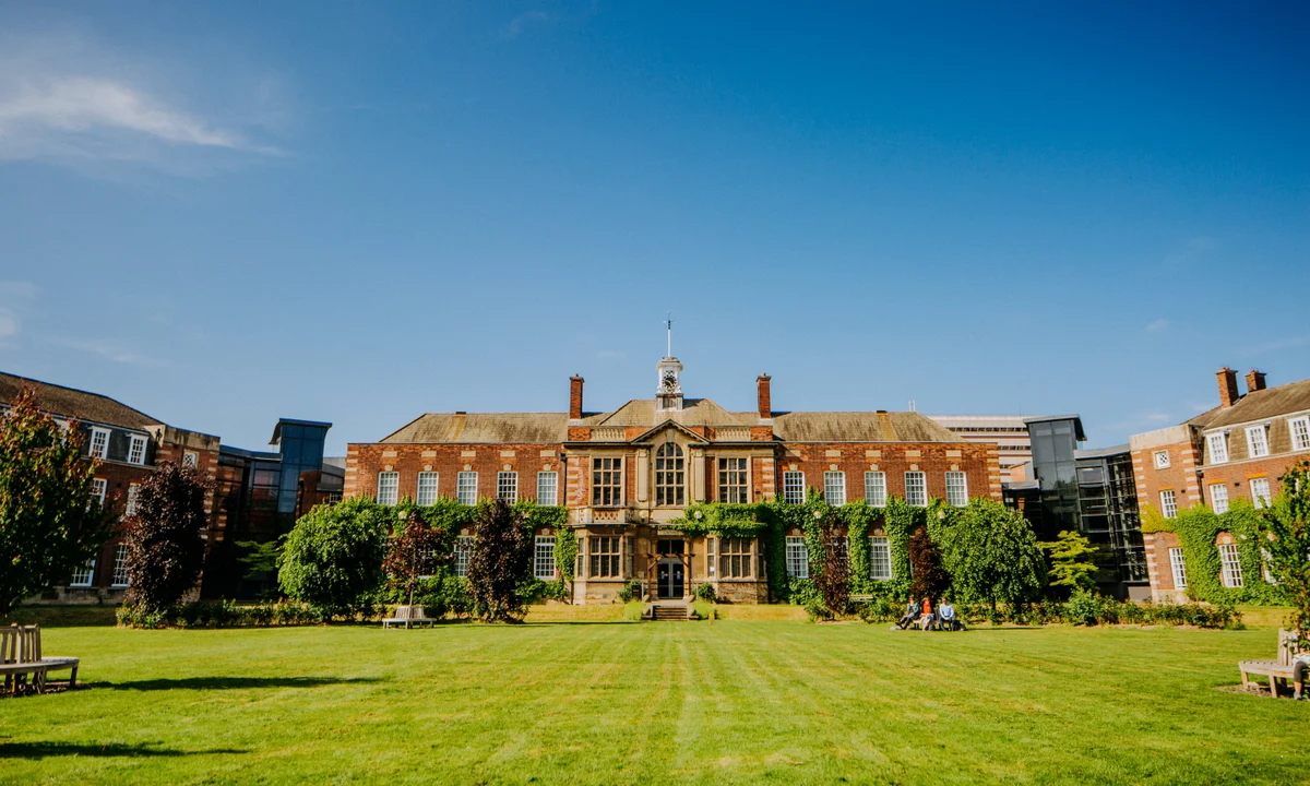 📅 University of Hull Term Dates 2026-27